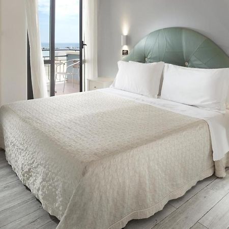 Hotel Strand 벨레지아아지마리나 외부 사진