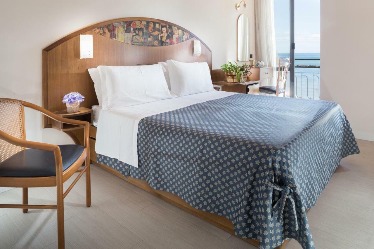 Hotel Strand 벨레지아아지마리나 외부 사진