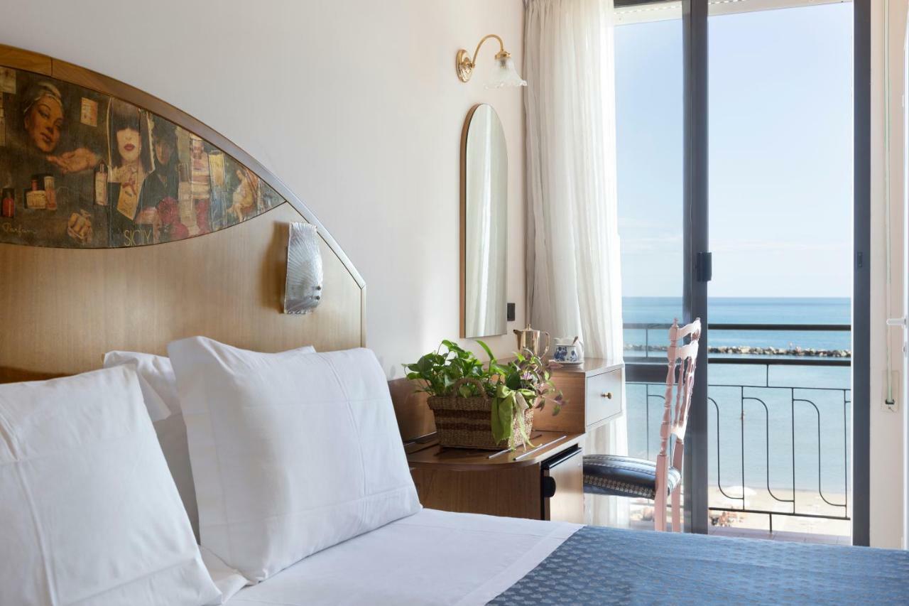 Hotel Strand 벨레지아아지마리나 외부 사진